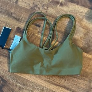 BNWT TNAction sports bra